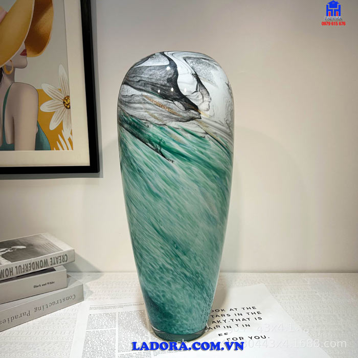 Bình hoa với vẻ đẹp đầy cuốn hút