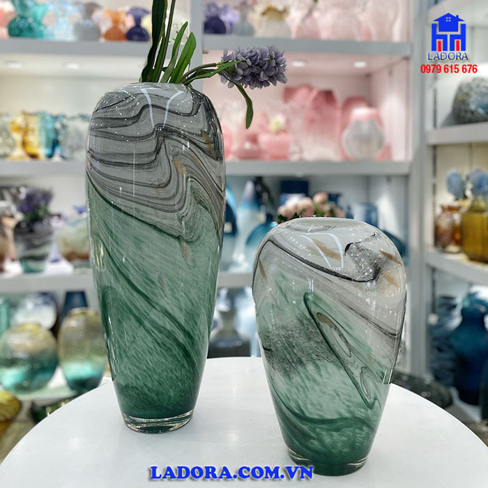 Hãy chọn bình hoa trang trí thủy tinh để làm quà tặng tân gia hay quà tặng sếp