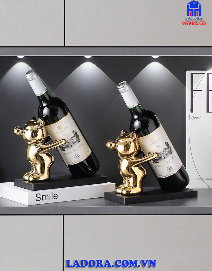 Kệ rượu vang con gấu và thông tin sản phẩm