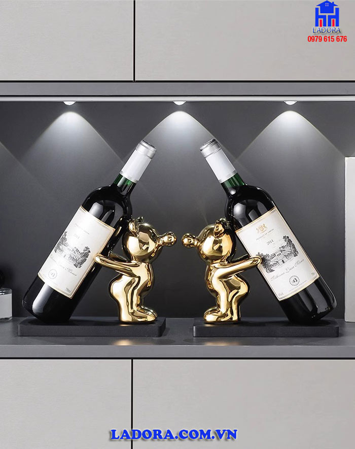 kệ rượu đẹp chú gấu