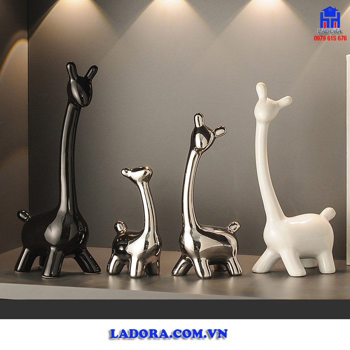 Tượng gia đình hươu xinh đẹp