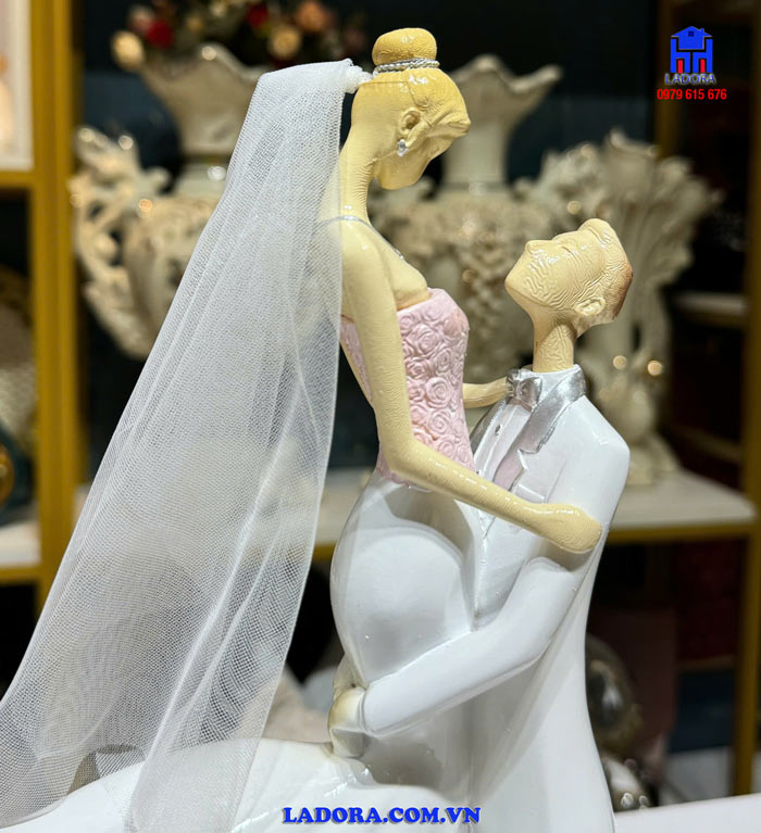 tượng cô dâu chú rể trang trí nhà