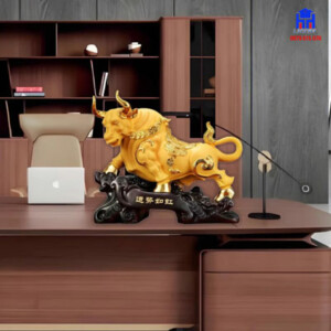 tượng trâu vàng phong thủy tại Ladora Shop