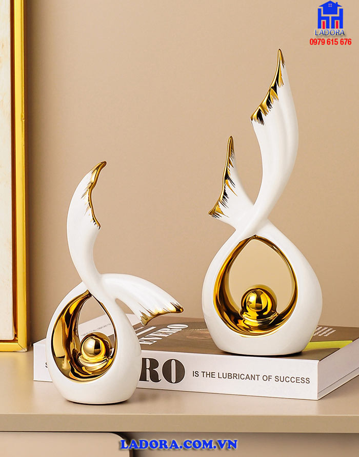 Tượng decor cánh chim vươn tới khát vọng thành công